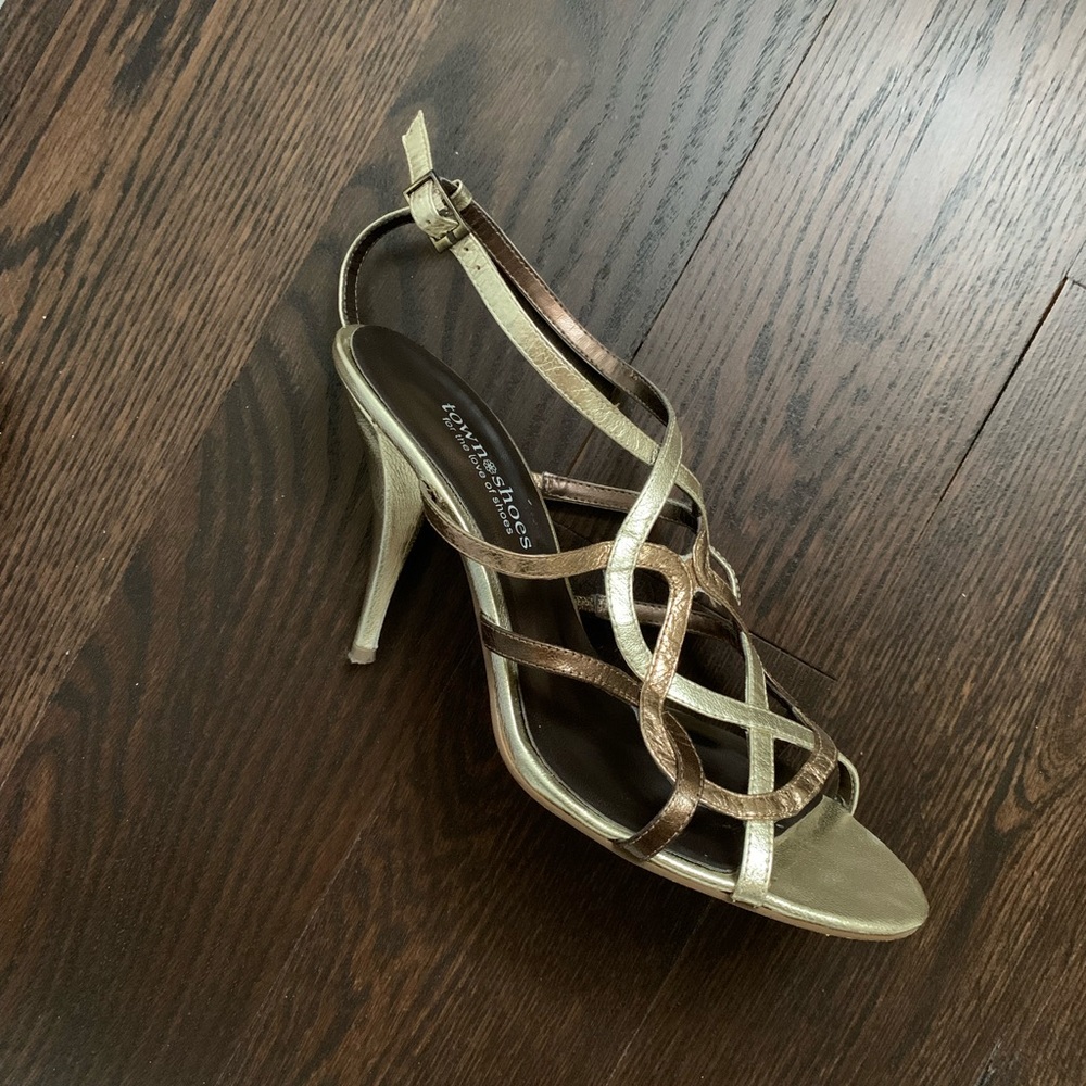 Woman’s Metallic shoes
